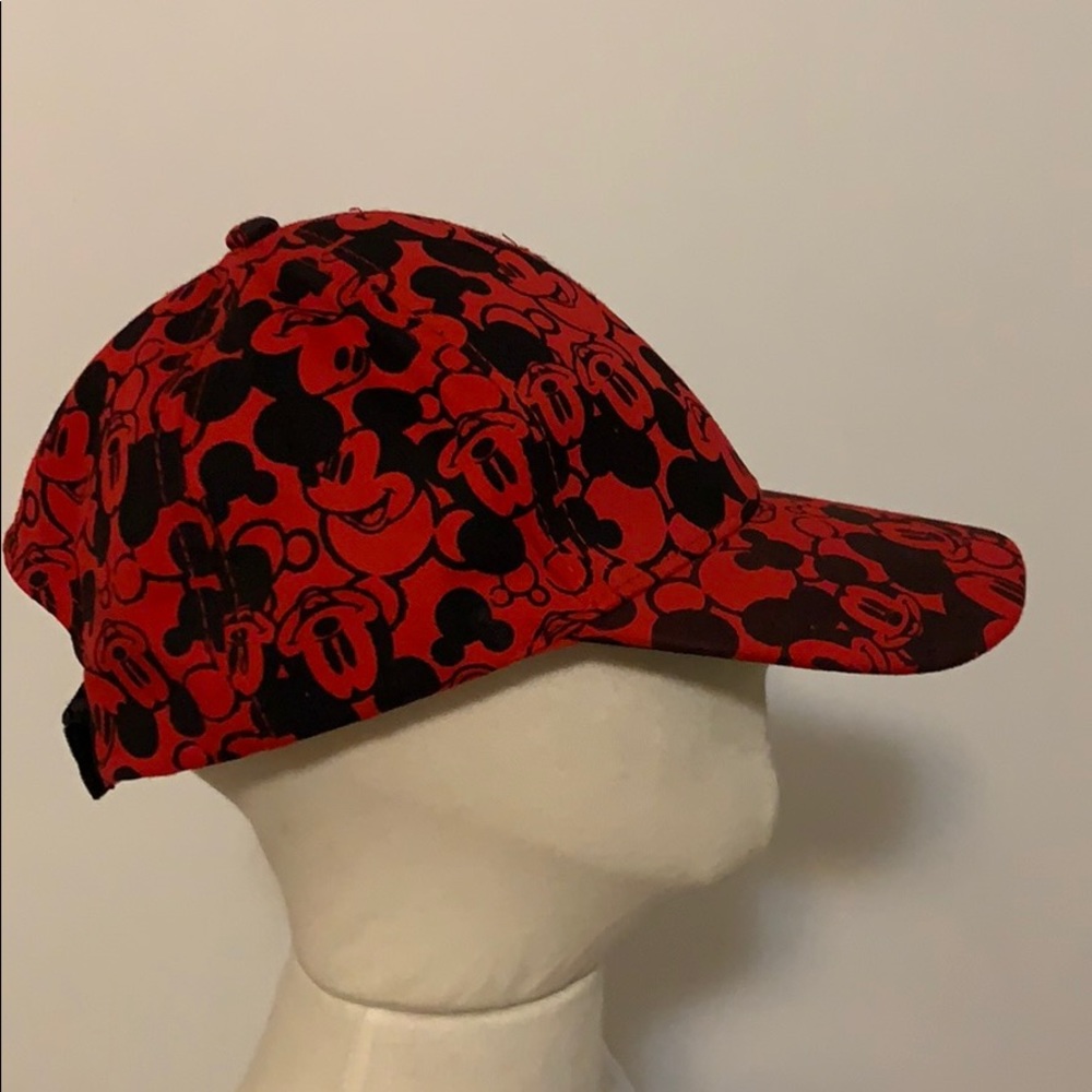 Mickey Mouse Disney Resizable Velcro Hat Black Red